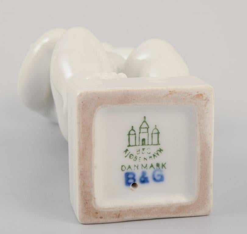 Bing e Grondahl. Due statuette di porcellana raffiguranti dei ragazzini. Bianco smaltato in vendita 3