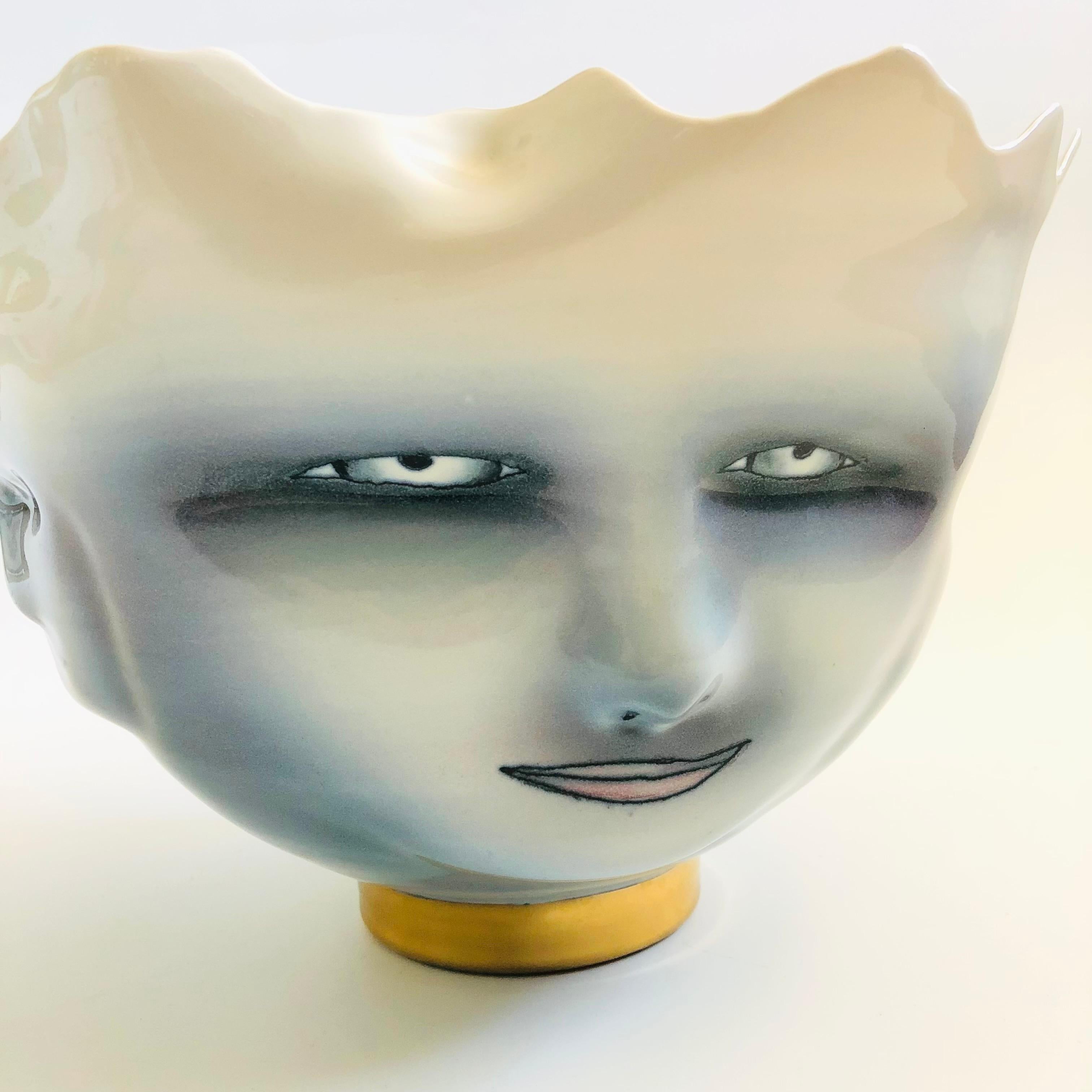 Bing Gleitsman Porzellan Schale mit vier Gesichtern (Postmoderne) im Angebot