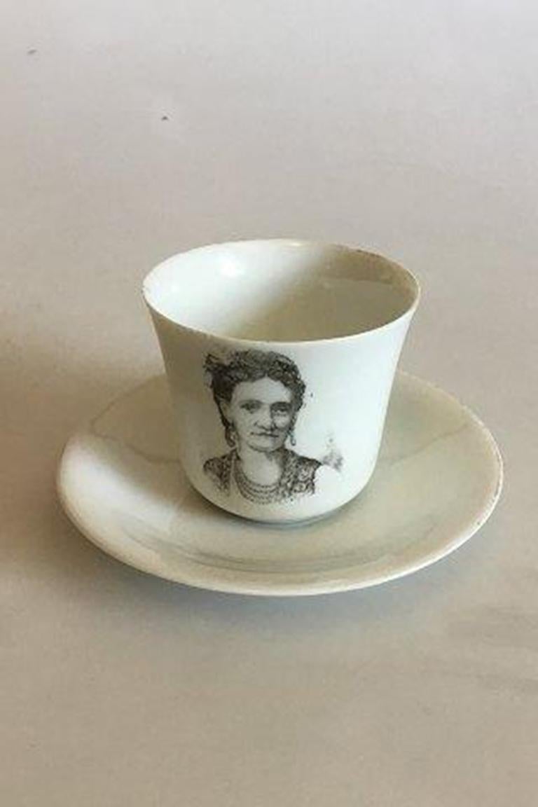 19th Century Bing & Grøndahl 6 Coffee Cups with Portraits of Politicians For Sale