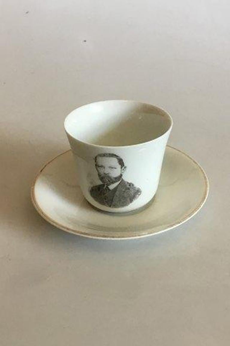 Bing & Grøndahl 6 Coffee Cups with Portraits of Politicians For Sale 1