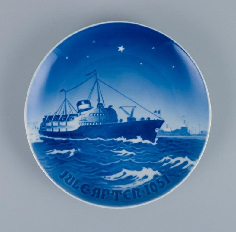Bing & Grøndahl, a set of five Christmas plates 1951, 53, 54, 55 and 56.
First factory quality.
Perfect condition.
Marked.
Diameter 18.5 cm.