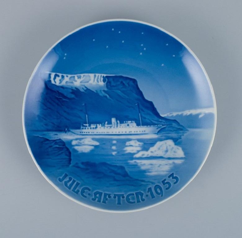 Danish Bing & Grøndahl, a Set of Five Christmas Plates 1951, 1953, 1954, 1955, 1956 For Sale