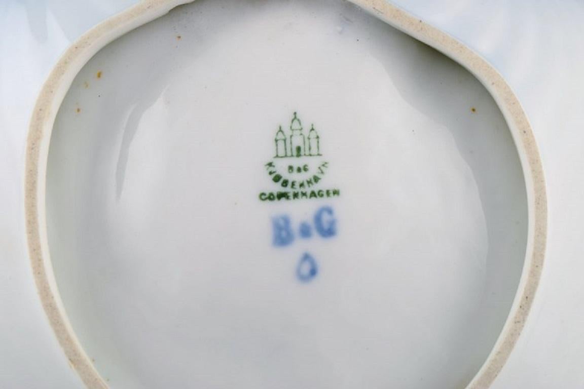 Porcelain Bing & Grøndahl Art Nouveau Dish Shaped like a Seashell, 1914-1915
