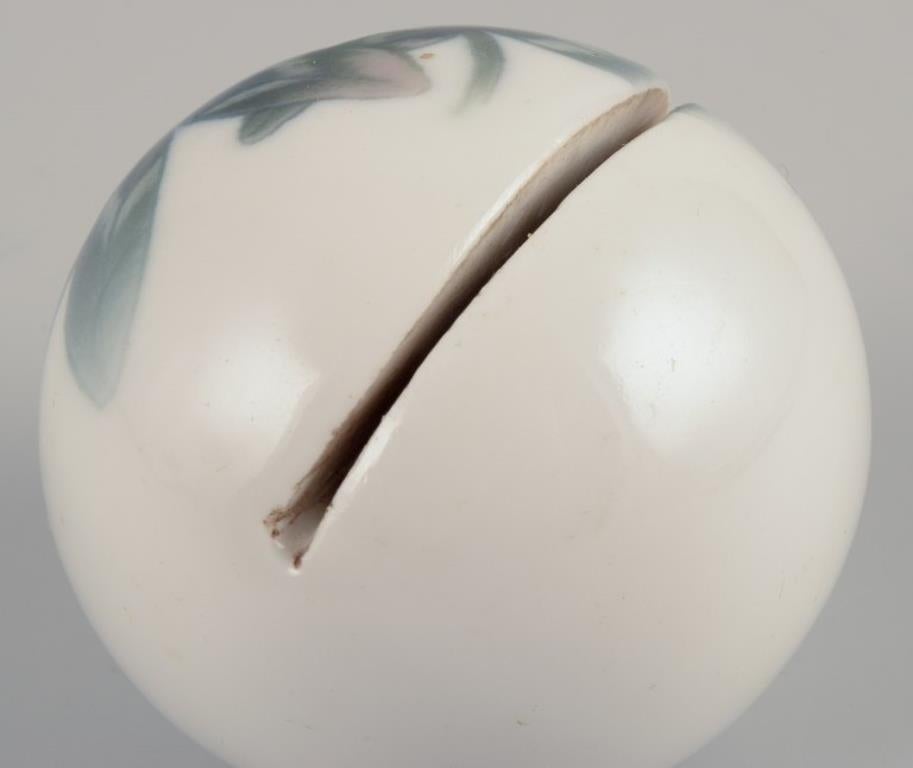 Bing & Grøndahl, Art Nouveau porcelain place card holder. Ca 1900 For Sale 1