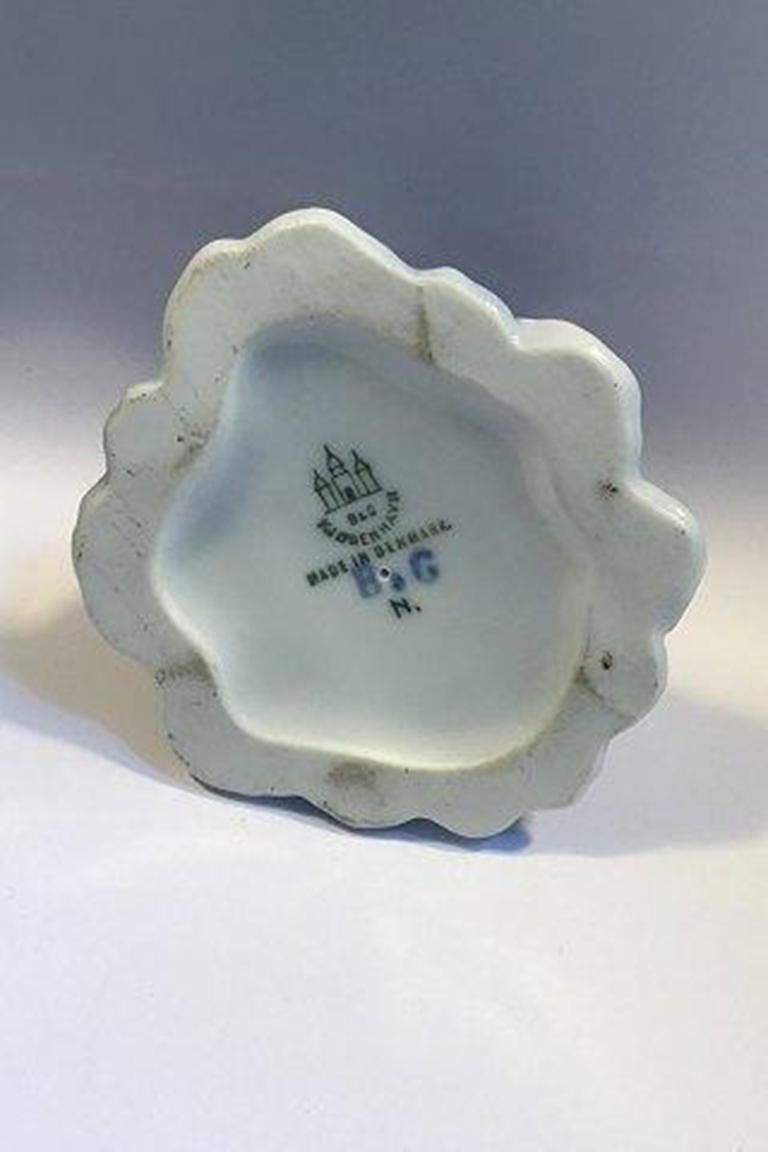 20th Century Bing & Grøndahl Art Nouveau Porcelain Place Card Holder Pansy For Sale