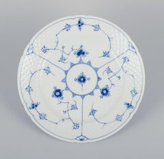 Bing & Grøndahl Blue Fluted. A set of six dinner plates in porcelain.