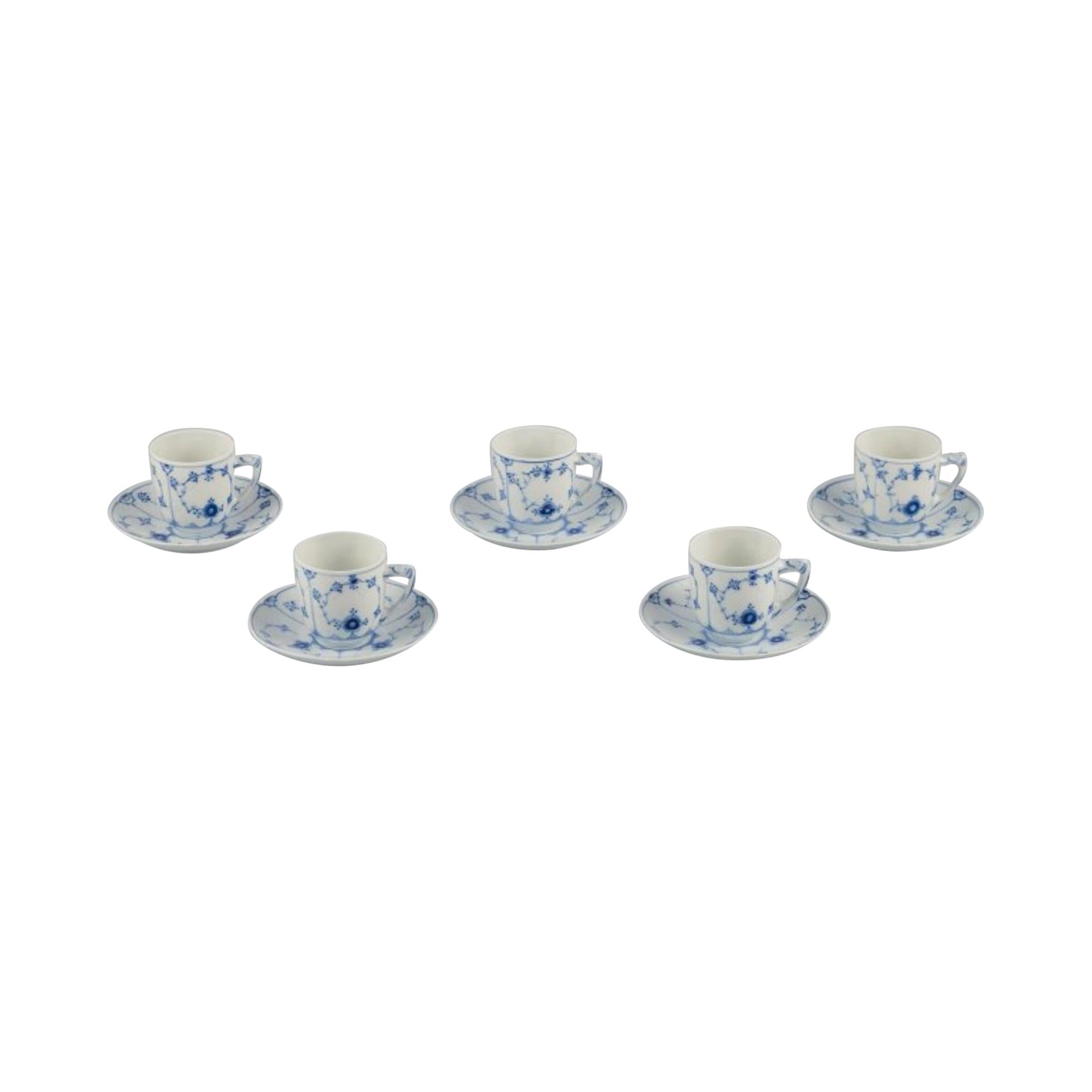 Bing & Grøndahl Blue Fluted pattern. Five coffee cups with saucers. For Sale