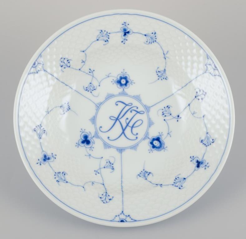 Bing & Grøndahl Azul Acanalado. Tres grandes platos hondos con monogramas y logotipos Porcelana