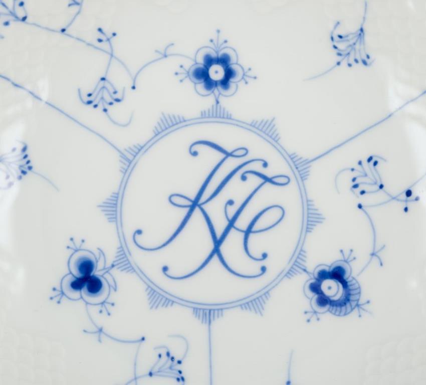 Bing & Grøndahl Azul Acanalado. Tres grandes platos hondos con monogramas y logotipos 1