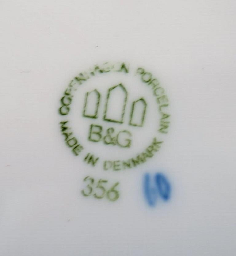 20th Century Bing & Grøndahl Blue Fluted Leaf-Shaped Bowl, Model Number 356 For Sale