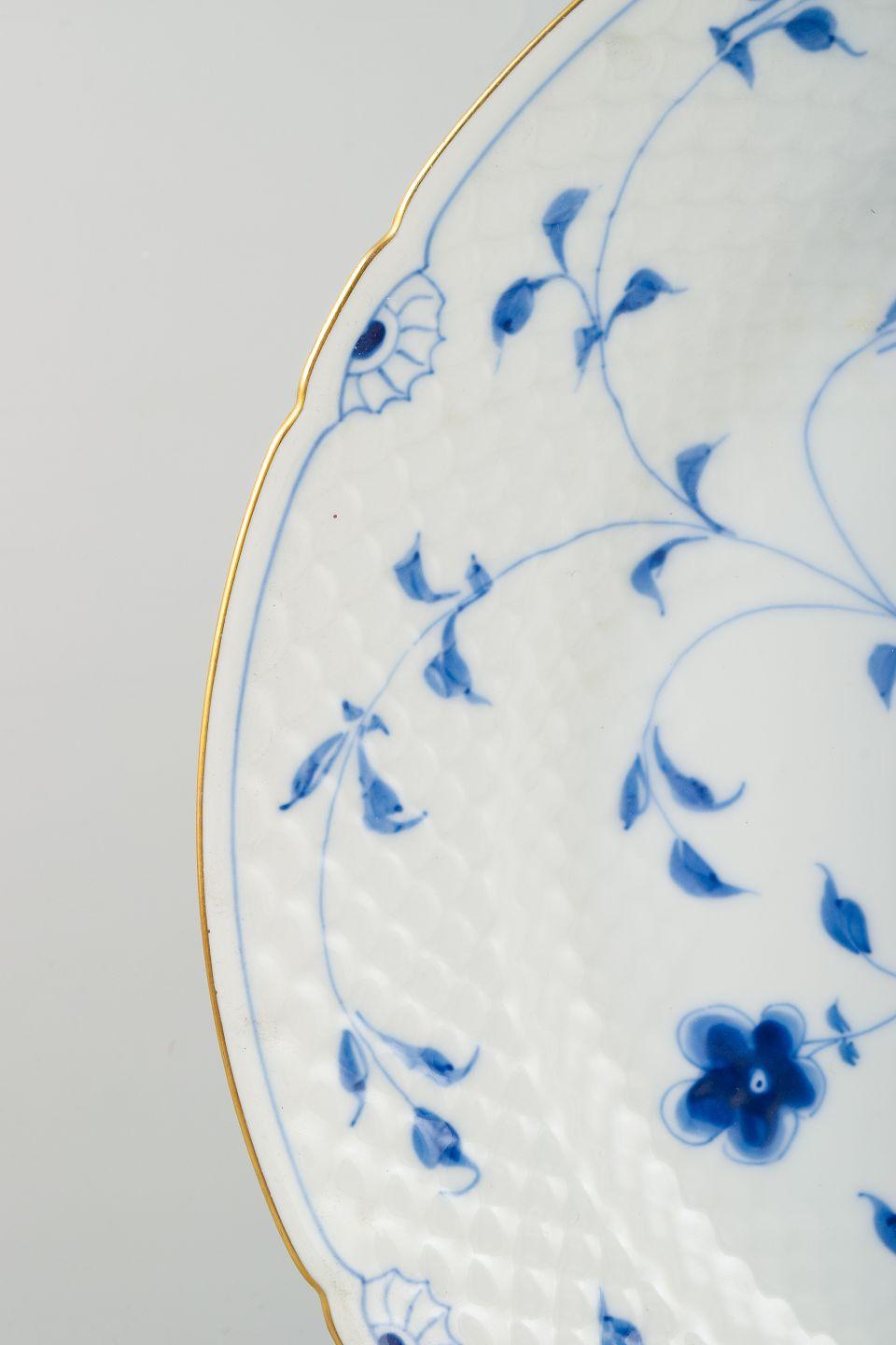 Danois Bing & Grøndahl, Papillon. Plat rond en porcelaine peint à la main. Années 1920/30 en vente