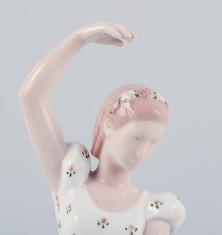 Porcellana Bing & Grøndahl, statuetta in porcellana di Colombina. Circa 1930 in vendita