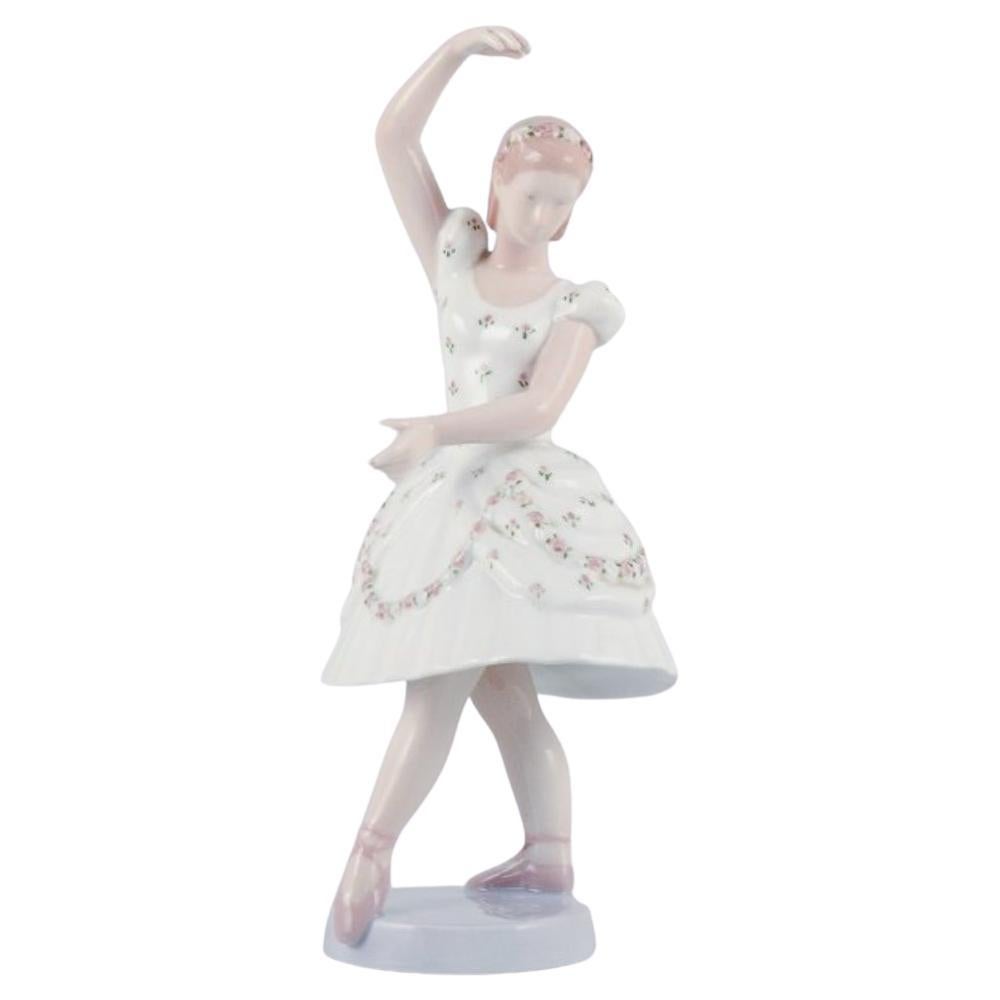 Bing & Grøndahl, Akelei Porzellanfigur. Ca. 1930