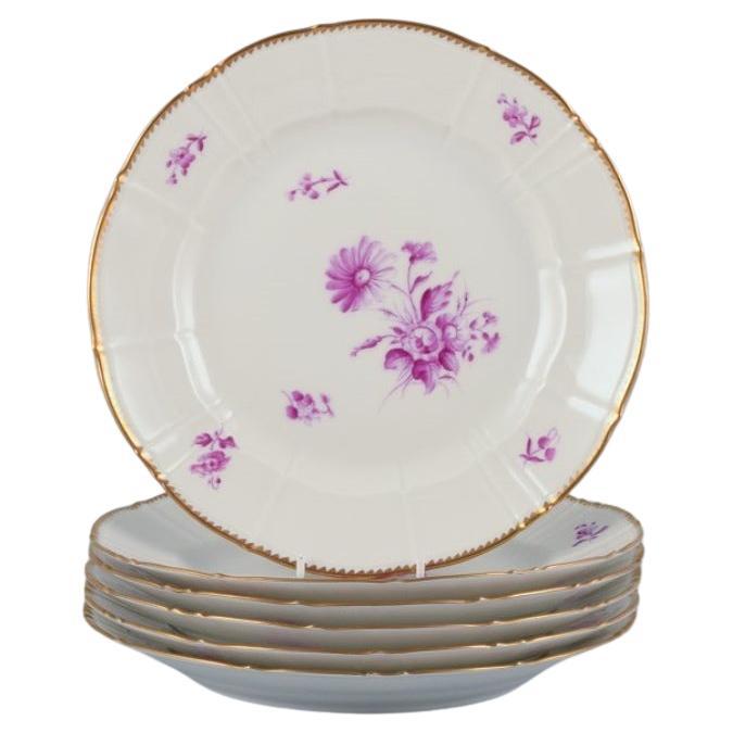 Bing & Grøndahl, Denmark. Set of six dinner plates with flower decorations