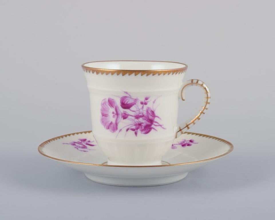 Danish Bing & Grøndahl, Denmark. Six demitasse cups with saucers in porcelain. 1920s For Sale