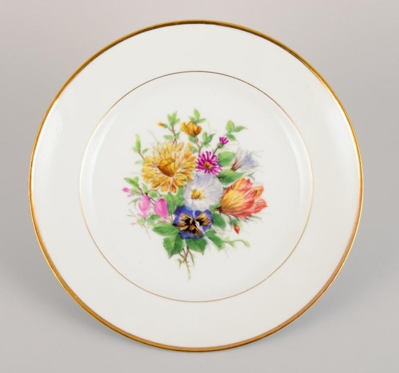 Danish Bing & Grøndahl, four dinner plates in porcelain, 1920/30s For Sale
