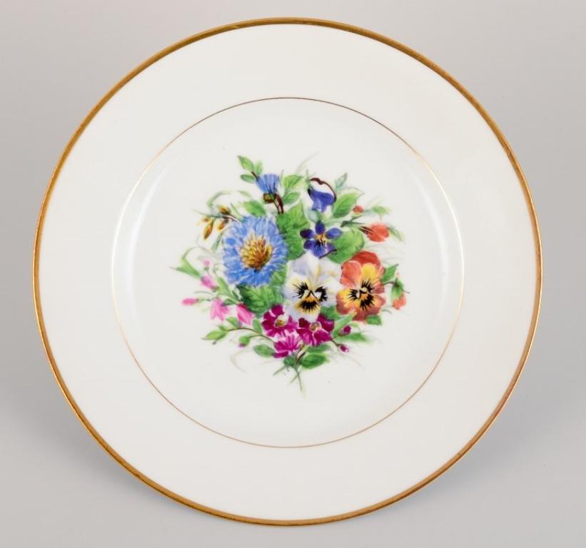 Hand-Painted Bing & Grøndahl, four dinner plates in porcelain, 1920/30s For Sale