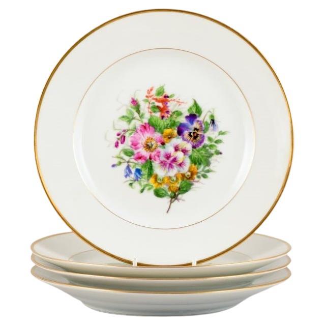 Bing & Grøndahl, four dinner plates in porcelain, 1920/30s For Sale