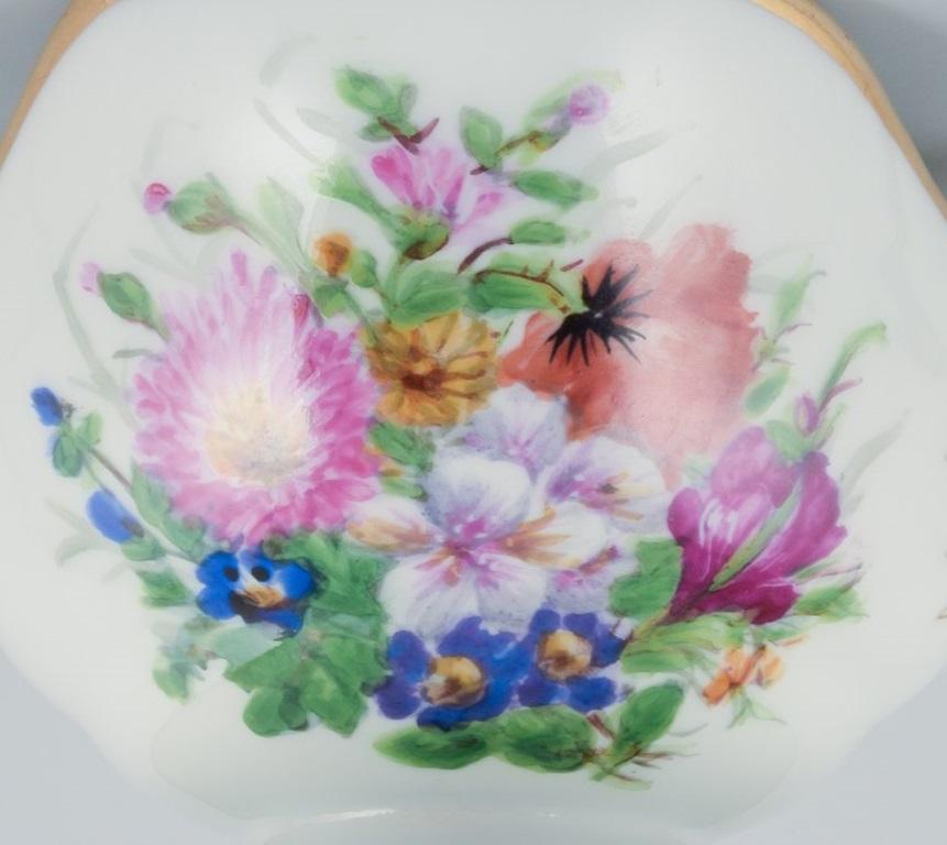 Porcelain Bing & Grøndahl, hand-painted sauceboat and bowl decorated with flowers For Sale