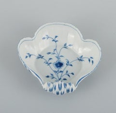 Bing & Grøndahl, Kipling and Butterfly, Clam-Shaped Bowl and Leaf-Shaped Dish