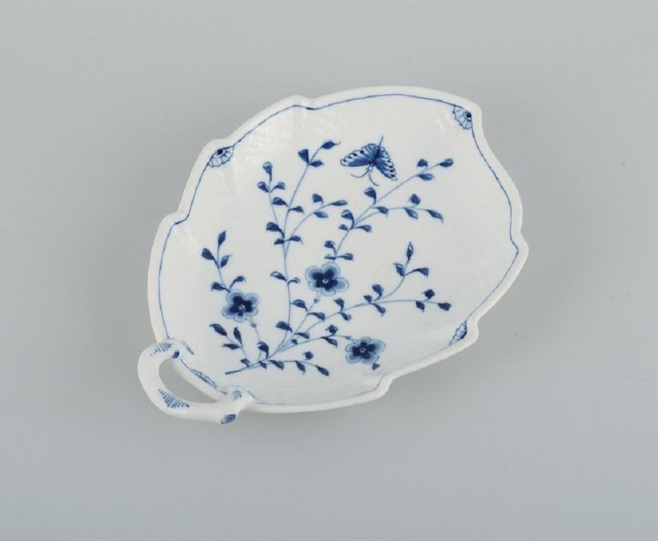 Danish Bing & Grøndahl, Kipling and Butterfly, Clam-Shaped Bowl and Leaf-Shaped Dish For Sale