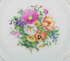 Bing & Grøndahl, large round serving platter in porcelain with flowers.