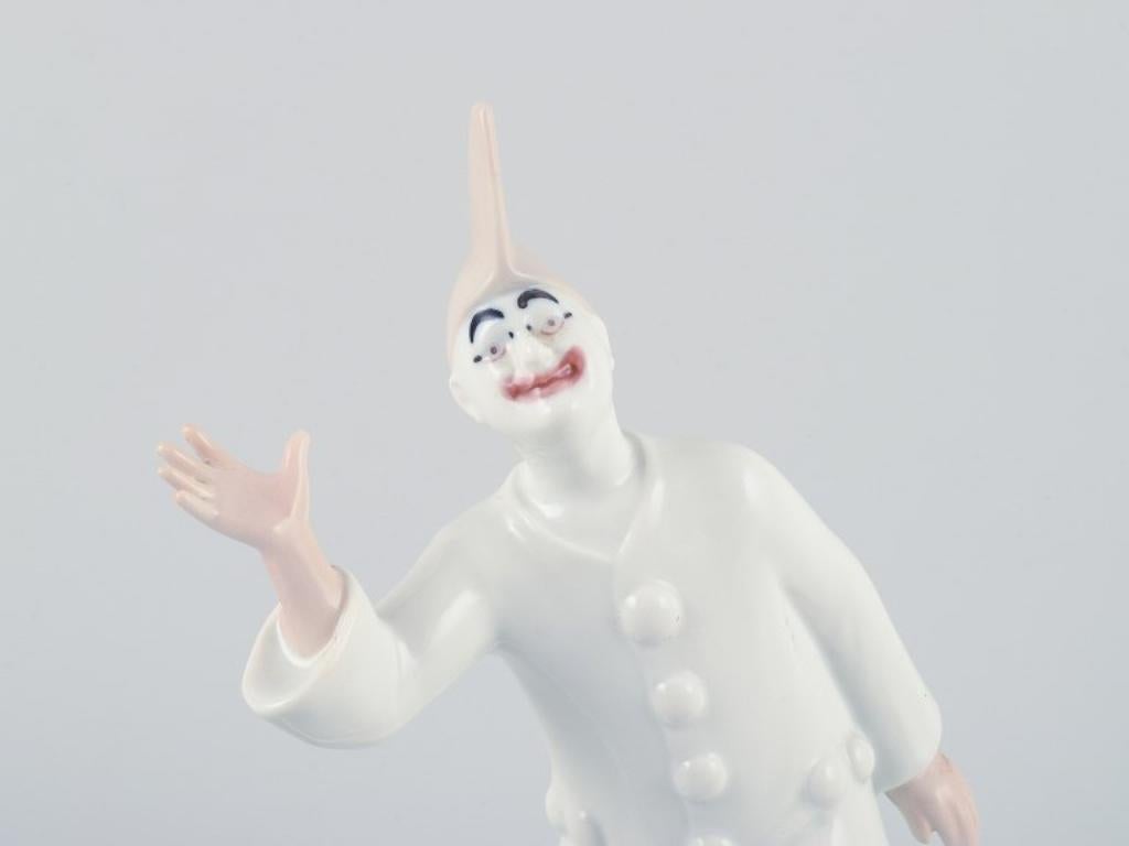 Smaltato Bing & Grøndahl, statuetta di Pierrot in porcellana. in vendita