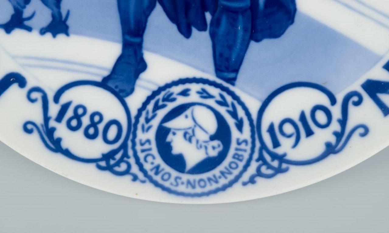 Bing & Grøndahl, rare anniversary plate in porcelain. Dated 1910 In Excellent Condition For Sale In Copenhagen, DK