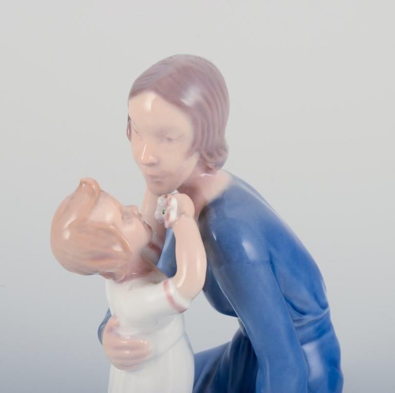 Danish Bing & Grøndahl, rare figurine of mother and daughter. Model number 2255. For Sale
