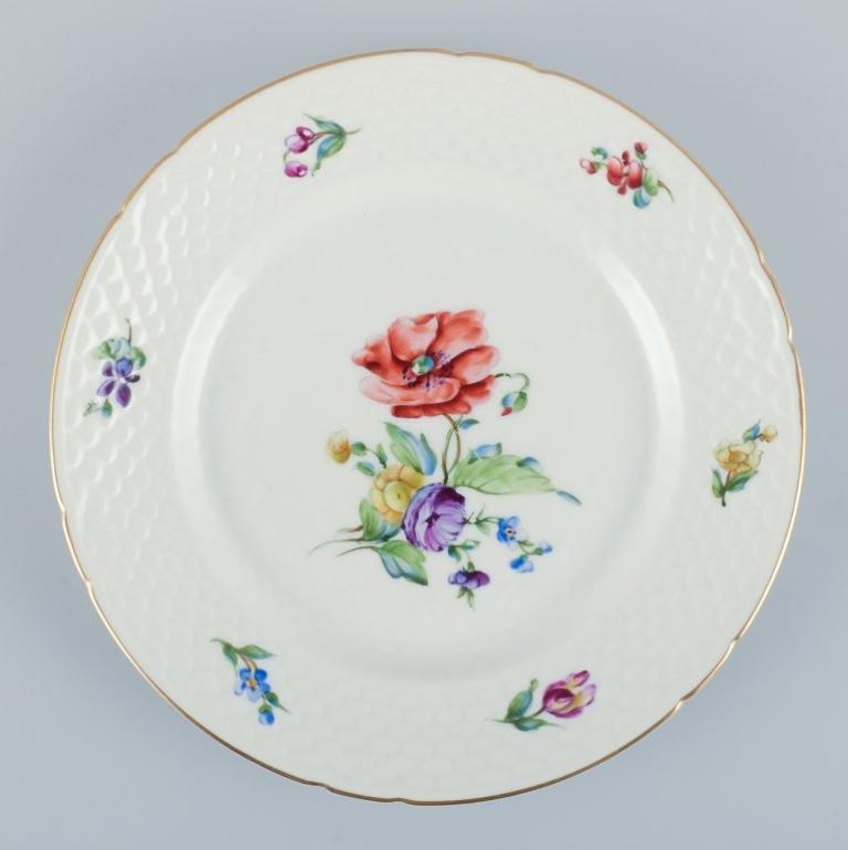 Bing & Grøndahl, Saxon Flower, a set of five lunch plates.
Approx. 1920/30s.
Model number 26.
Marked.
First factory quality.
In perfect condition.
Dimensions: D 21.2 cm.