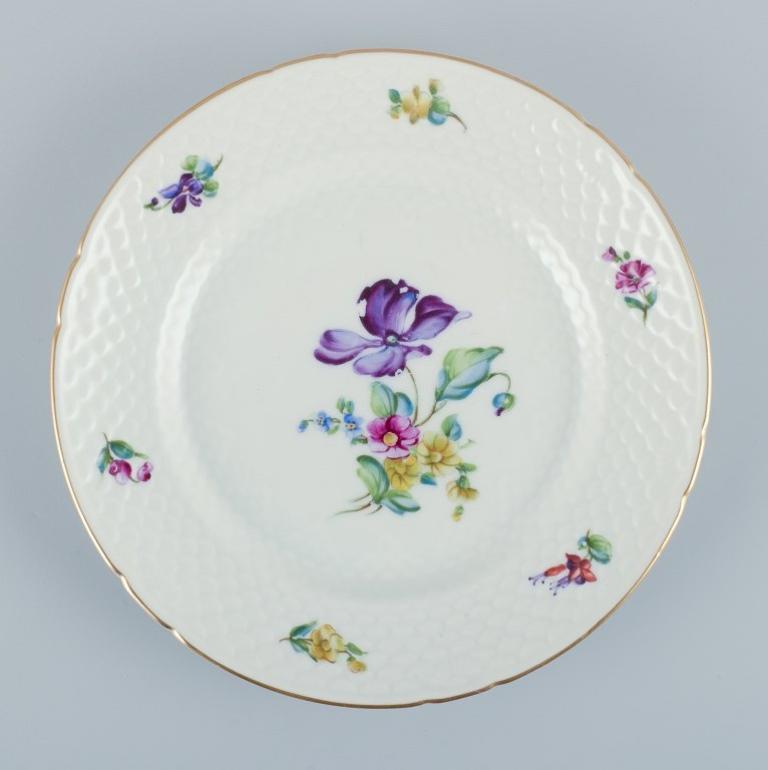 Danish Bing & Grøndahl, Saxon Flower, a set of five lunch plates. Approx. 1920/30s.  For Sale