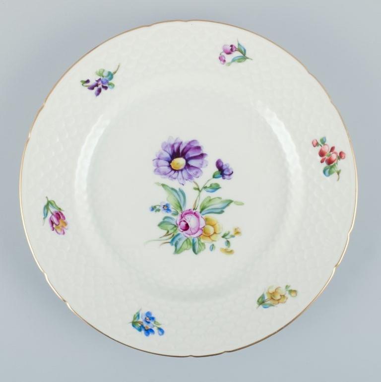 Bing & Grøndahl, Saxon Flower, a set of five lunch plates. Approx. 1920/30s.  In Excellent Condition For Sale In Copenhagen, DK