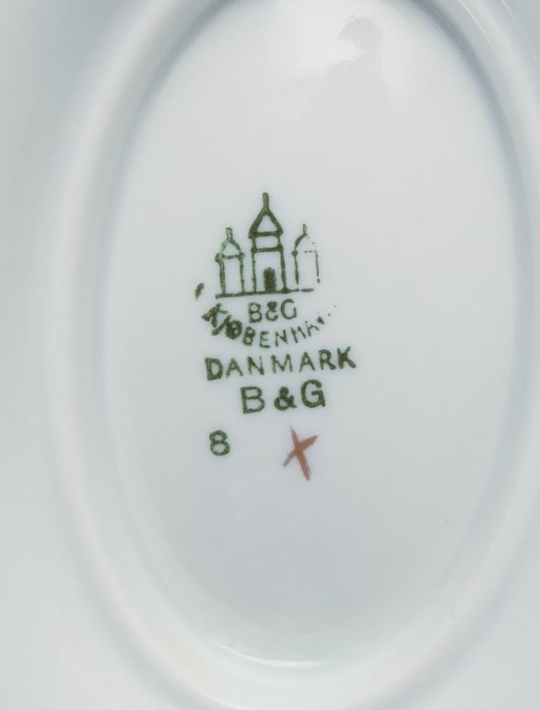 Bing & Grøndahl, Flor de Sajonia, salsera pintada a mano con asas. Porcelana en venta