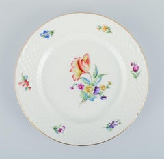 Bing & Grøndahl, Saxon Flower, lunch plate, two bowls, and salt and pepper set
