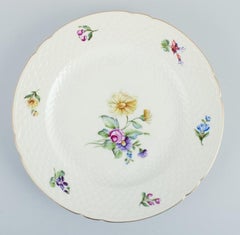 Bing & Grøndahl, Saxon Flower, ensemble de quatre assiettes plates décorées de fleurs