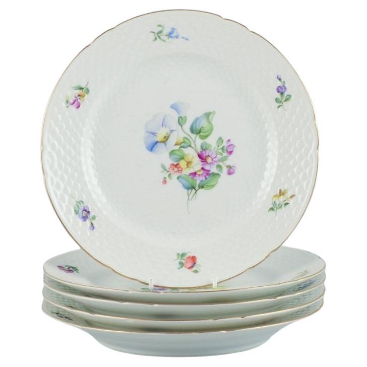 Bing & Grøndahl, Saxon Flower, set of fve dinner plates  decorated with flowers For Sale