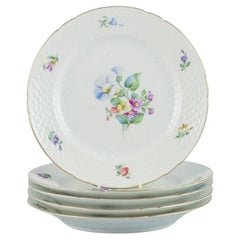 Bing & Grøndahl, Saxon Flower, set de cinq assiettes plates  Décoré de fleurs