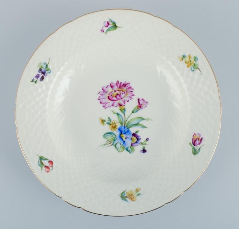 Bing & Grøndahl, Sächsische Blume, Satz von sechs tiefen Tellern aus Porzellan (Mitte des 20. Jahrhunderts) im Angebot