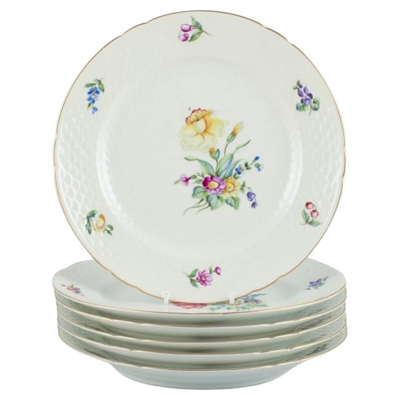 Bing & Grøndahl, Saxon Flower, set of six dinner plates  decorated with flowers For Sale