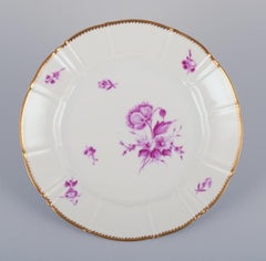 Bing & Grøndahl. Set of six luncheon plates with flower decorations, 1920s