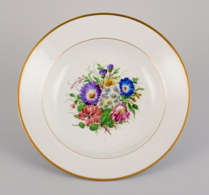 Bing & Grøndahl, six deep plates in porcelain hand-painted with flowers For Sale 3