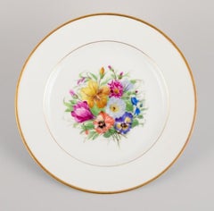 Bing & Grøndahl, six dinner plates in porcelain with polychrome flowers