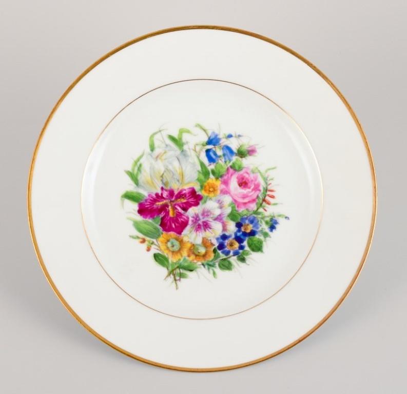 Porcelain Bing & Grøndahl, six dinner plates in porcelain with polychrome flowers For Sale