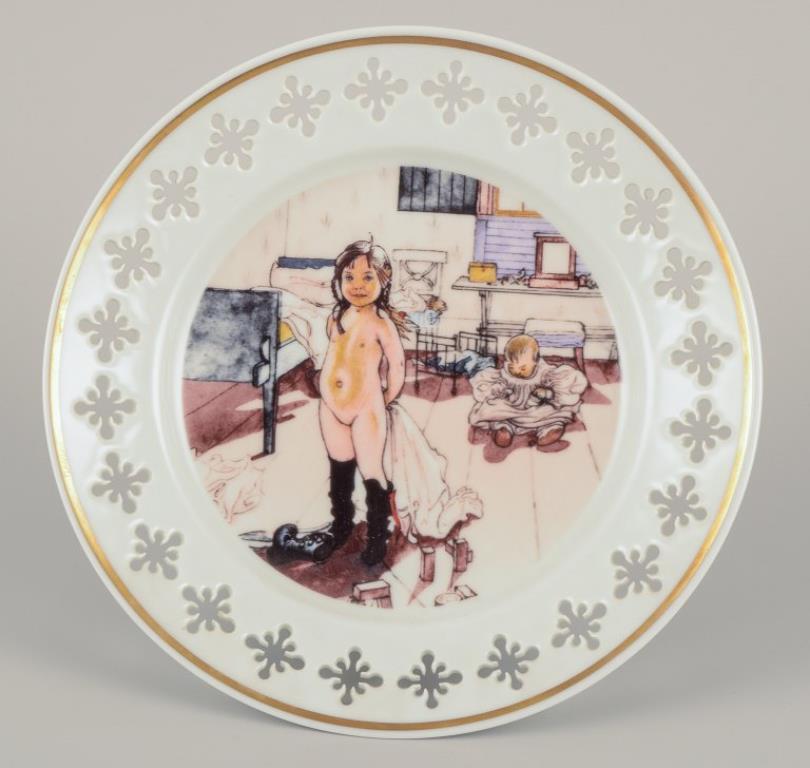 Bing & Grøndahl. Six porcelain plates with motifs from Carl Larssons paintings. In Excellent Condition For Sale In Copenhagen, DK