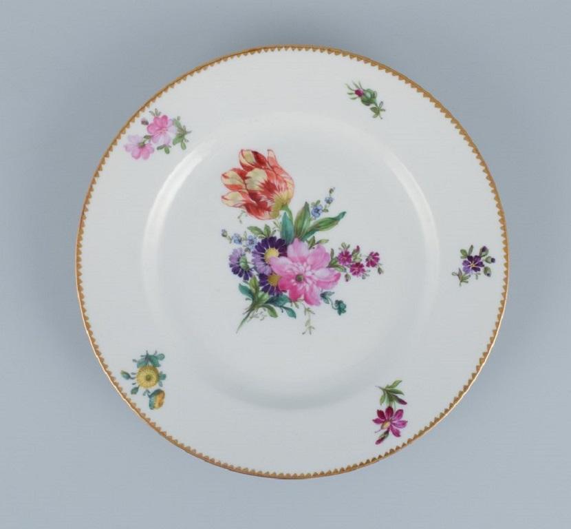 Bing & Grøndahl, Six Saxon Flower Dinner Plates in Porcelain In Excellent Condition In Copenhagen, DK