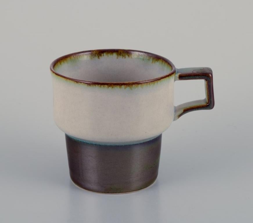 Scandinave moderne Bing & Grøndahl, Tema. Quatre ensembles de tasses à café en grès. 1970. en vente