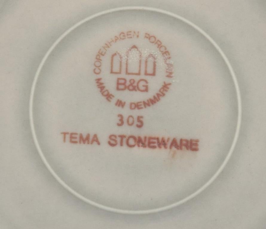 Fin du 20e siècle Bing & Grøndahl, Tema. Quatre ensembles de tasses à café en grès. 1970. en vente