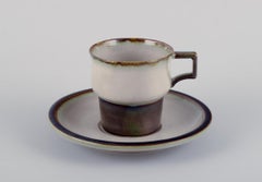 Bing & Grøndahl, "Tema", six coffee cups with saucers in stoneware. 1970s