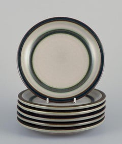Bing & Grøndahl, "Tema". Six plates in stoneware. From the 1970s.