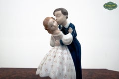 Figurine en porcelaine "The Kiss" de Bing & Grøndahl